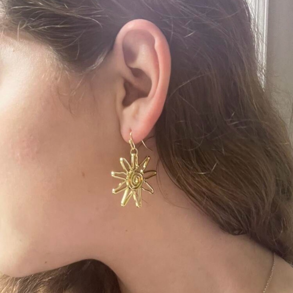 SUN DROP EARRINGS IN GOLD TONE - LAST PAIR! - Picture 2 of 8